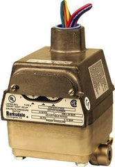 Barksdale - 0.5 to 80 psi Adjustable Range, 160 Max psi, Differential Pressure Switch - 1/8 NPT Female, 18in Free Leads, SPDT Contact, 300SS Wetted Parts, 0.5% Repeatability - USA Tool & Supply