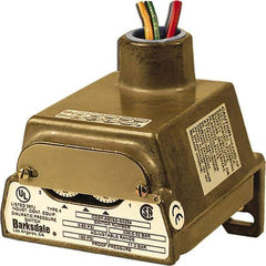 Barksdale - 0.4 to 18 psi Adjustable Range, 60 Max psi, Diaphragm Pressure Switch - 1/4 NPT Female, 18in Free Leads, 2 x SPDT Contact, 304SS Wetted Parts, 0.5% Repeatability - USA Tool & Supply
