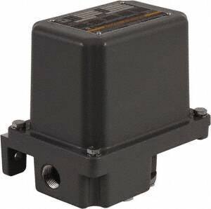 Square D - 1, 7, 9 and 3R NEMA Rated, 20 to 40 psi, Electromechanical Pressure and Level Switch - Adjustable Pressure, 575 VAC, L1-T1, L2-T2 Terminal, For Use with Square D Pumptrol - USA Tool & Supply