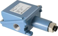 United Electric Controls - 30 to 1,000 psi Adjustable Range, 1,500 Max psi, General Purpose Diaphragm - 1/4 NPTF - USA Tool & Supply