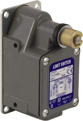 Square D - SPDT, NC/NO, 600 VAC, Screw Terminal, Rotary Head Actuator, General Purpose Limit Switch - 1, 2, 4, 12, 13 NEMA Rating, IP65, IP66, IP67 IPR Rating - USA Tool & Supply